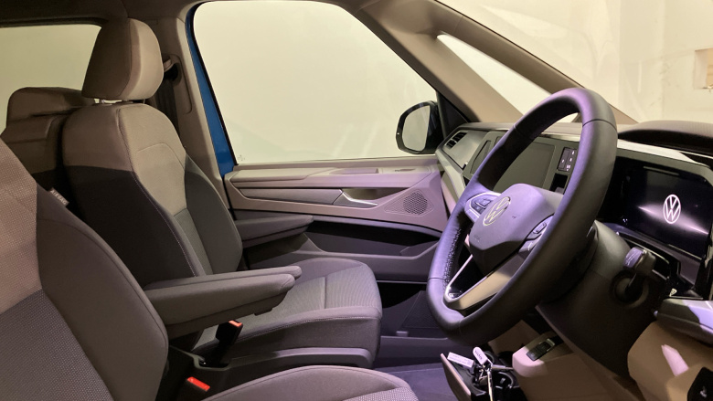 Volkswagen Multivan 2.0 TDI Life 5dr DSG Diesel Estate